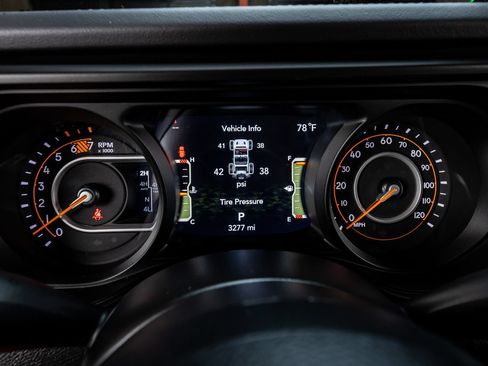 Used 2025 Jeep Wrangler Unlimited Rubicon AWD/4WD image 20