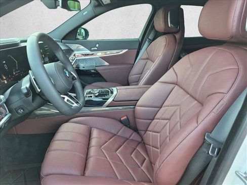 Used 2026 BMW 760i xDrive w/ Executive Package AWD/4WD image 4