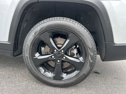 Used 2025 Jeep Grand Cherokee L Limited w/ Black Appearance Package image 46