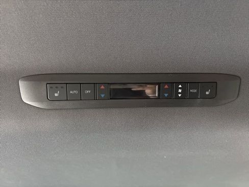 Used 2021 Toyota Sienna Platinum image 22