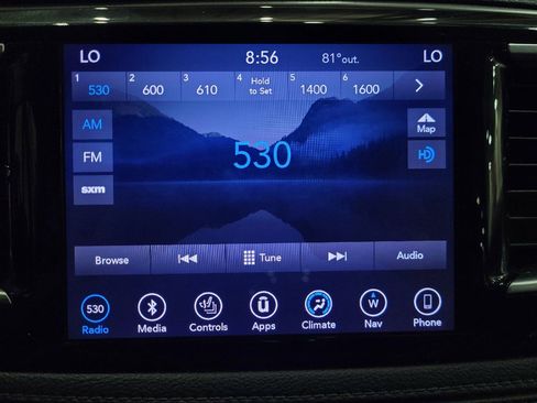 Used 2018 Chrysler Pacifica Limited FWD image 25