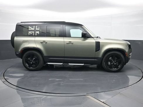 Used 2020 Land Rover Defender 110 HSE AWD/4WD image 21