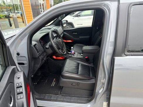 Used 2023 Nissan Frontier Pro-X w/ Pro-X Premium Package RWD image 3