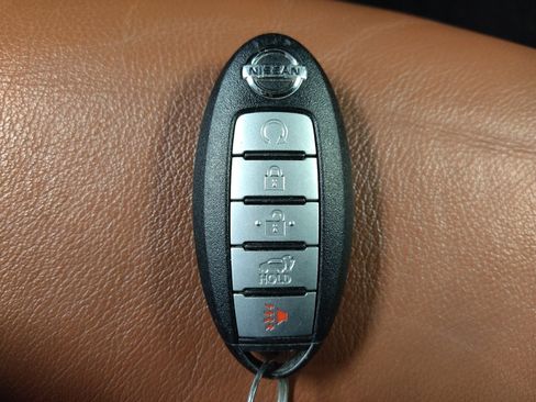 Used 2018 Nissan Rogue SL w/ Premium Package image 32