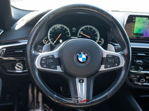 Used 2018 BMW M550i xDrive xDrive w/ Driving Assistance Package image 21