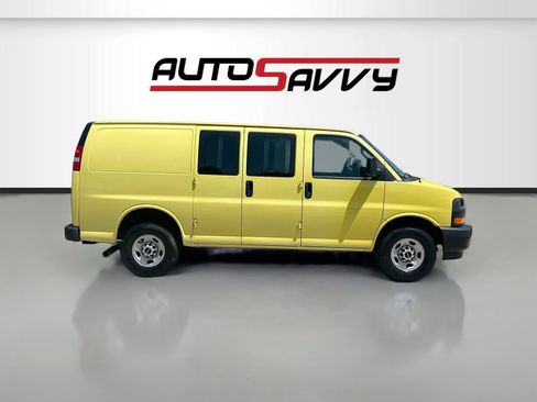 Used 2025 GMC Savana 2500 w/ Enhanced Convenience Package RWD image 8
