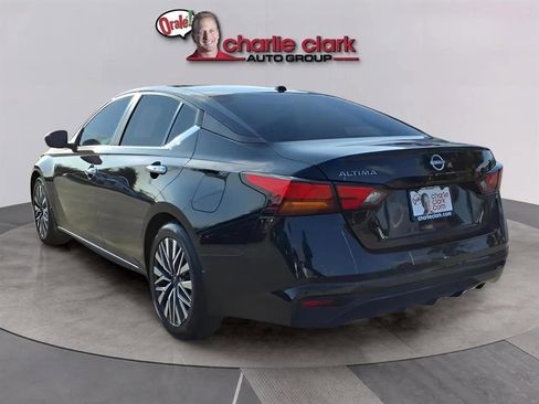 Used 2024 Nissan Altima 2.5 SV image 3