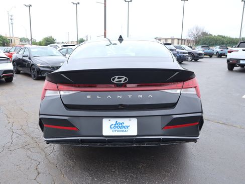 New 2026 Hyundai Elantra SEL Sport Premium FWD image 22