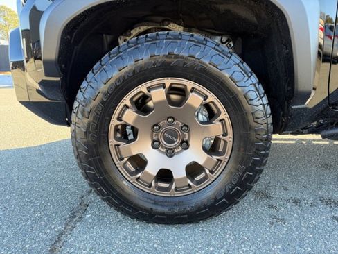 Used 2025 Toyota 4Runner Trailhunter AWD/4WD image 9