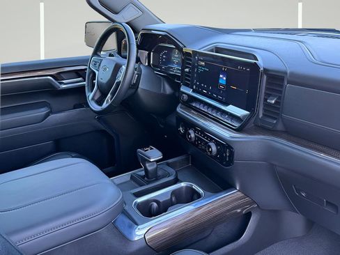 Used 2023 Chevrolet Silverado 1500 RST w/ LPO, Dark Essentials Package AWD/4WD image 10