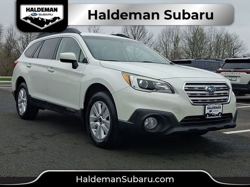 Used 2017 Subaru Outback 2.5i Premium w/ Popular Package #2 AWD/4WD image 1