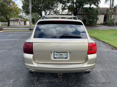Used 2005 Porsche Cayenne S image 18