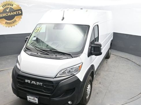 Used 2025 RAM ProMaster 2500 w/ Convenience Group image 27