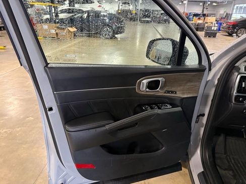 Certified 2023 Kia Sorento SX Prestige image 11