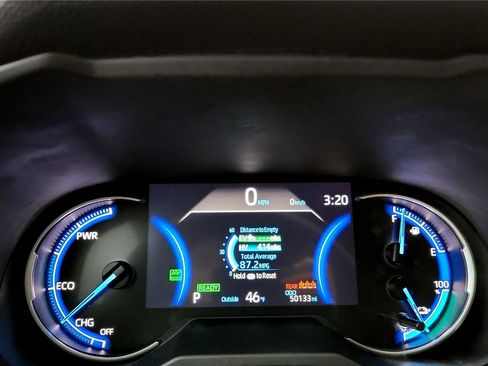 Certified 2022 Toyota RAV4 SE image 38