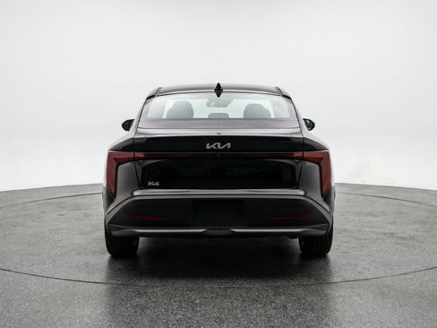 Used 2025 Kia K4 FWD image 7