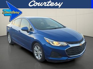 Used 2019 Chevrolet Cruze LT w/ Convenience Package FWD video 1
