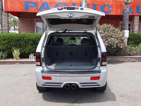Used 2007 Jeep Grand Cherokee SRT8 w/ SRT Option Group I image 8