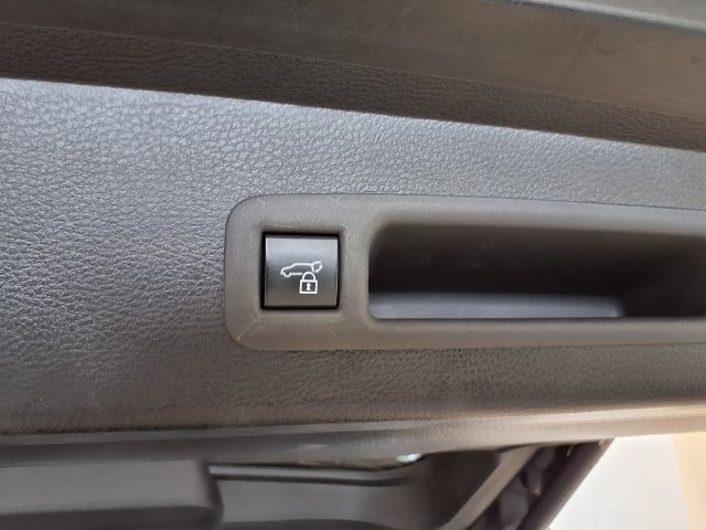 Used 2026 Toyota Sienna XLE FWD image 26