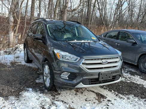 Used 2019 Ford Escape SEL image 1