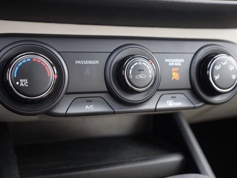 Certified 2023 Kia Forte LXS w/ LXS Technology Package image 25