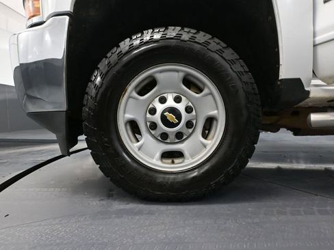 Used 2019 Chevrolet Silverado 2500 LT image 18