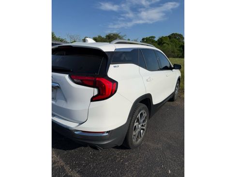 Used 2019 GMC Terrain SLT image 3