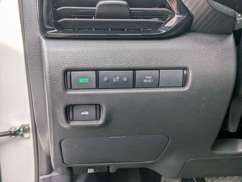 Certified 2024 Nissan Sentra SV FWD image 19