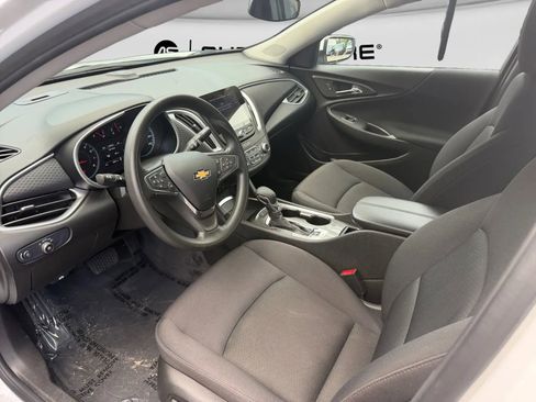 Used 2025 Chevrolet Malibu LT FWD image 16