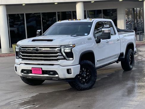 Used 2025 Chevrolet Silverado 2500 High Country w/ High Country Premium Package image 9