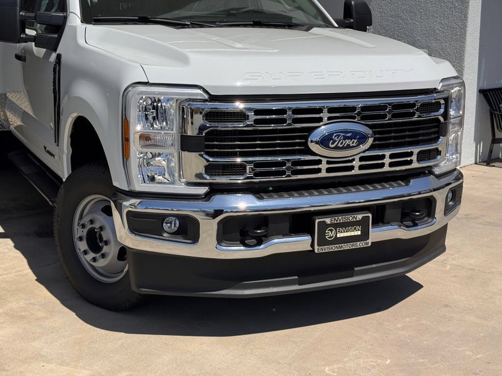New 2025 Ford F350 XL w/ XL Chrome Package AWD/4WD image 3