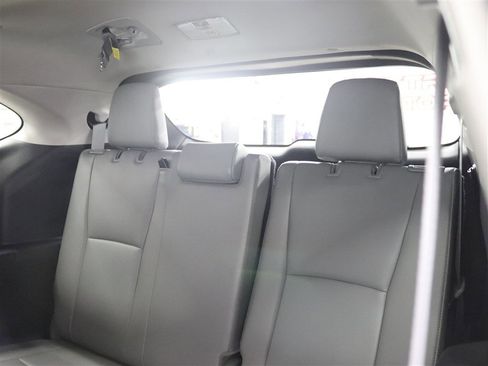 Used 2022 Toyota Highlander Platinum AWD/4WD image 13