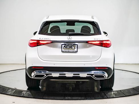 Certified 2025 Mercedes-Benz GLC 350e 4MATIC image 3