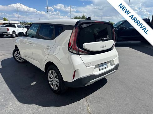 Used 2023 Kia Soul LX FWD image 5