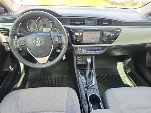 Used 2015 Toyota Corolla LE FWD image 8