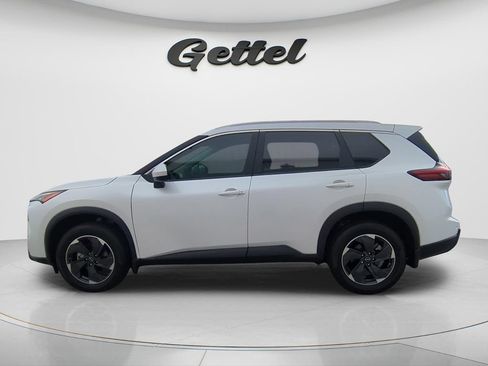 Certified 2024 Nissan Rogue SV w/ SV Premium Package FWD image 8