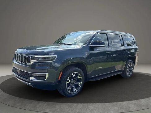 Used 2023 Jeep Wagoneer Series III w/ Preferred Equipment Group AWD/4WD image 1