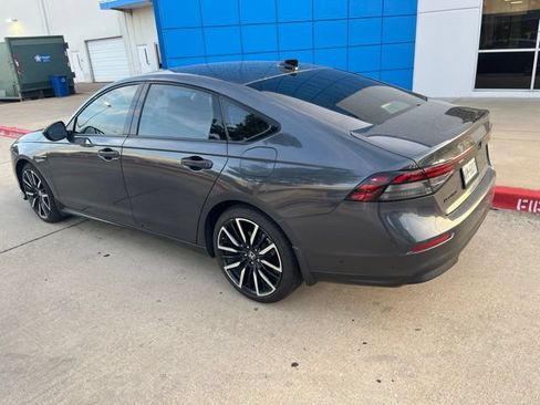 Used 2025 Honda Accord SE image 6