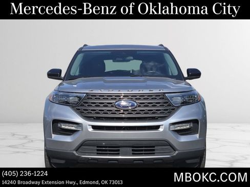 Used 2022 Ford Explorer XLT w/ Equipment Group 202A AWD/4WD image 2
