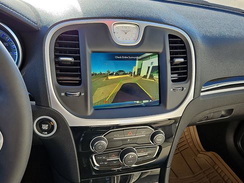 Used 2023 Chrysler 300 Touring image 15