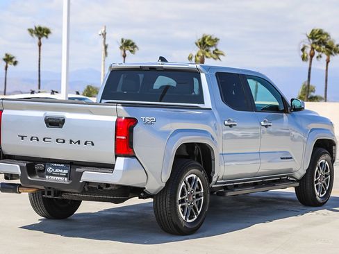 Used 2025 Toyota Tacoma TRD Sport RWD image 7