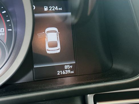 Used 2023 Hyundai Elantra SEL image 19