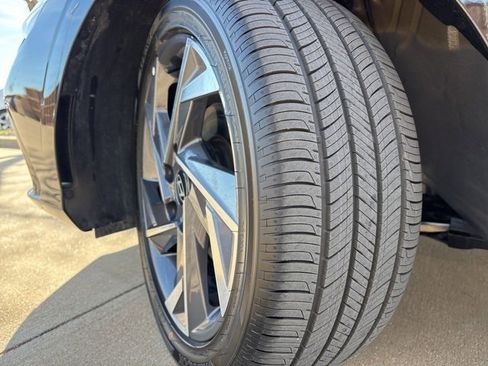 Used 2025 Hyundai Elantra SEL image 19