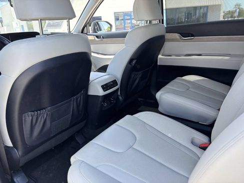 Used 2022 Hyundai Palisade SEL w/ Premium Package FWD image 15
