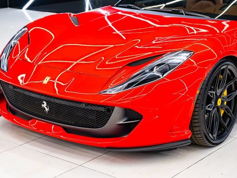 Used 2021 Ferrari 812 GTS RWD image 4