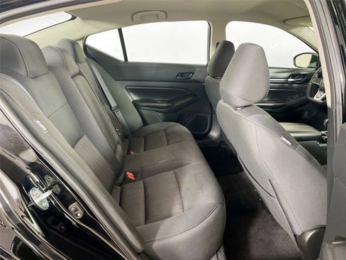 Used 2024 Nissan Altima 2.5 SV image 24