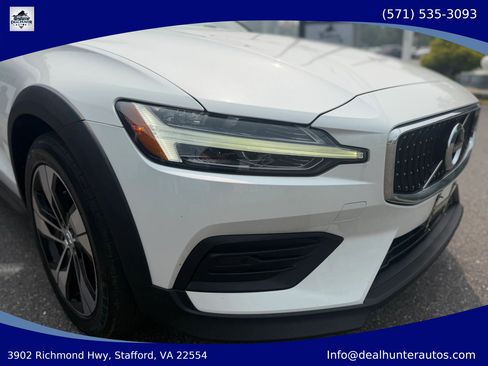 Used 2020 Volvo V60 T5 Cross Country AWD/4WD image 7
