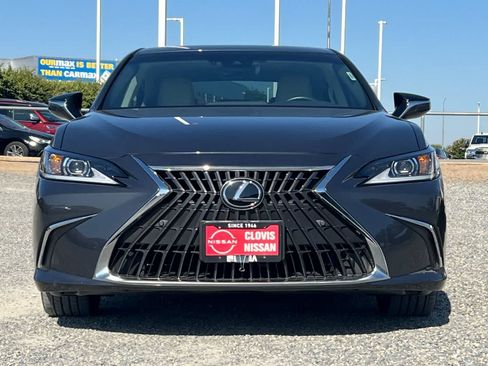 Used 2025 Lexus ES 300h w/ Premium Package FWD image 11