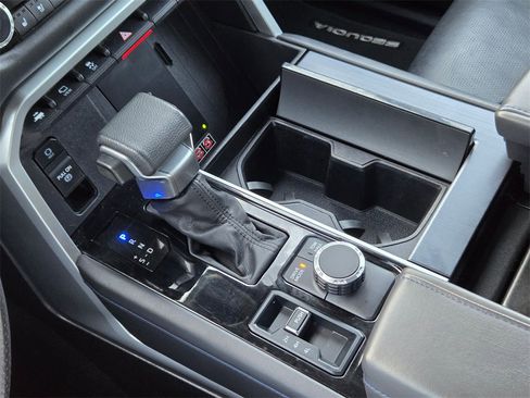 Used 2025 Toyota Sequoia Platinum image 18