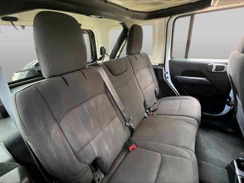 Used 2023 Jeep Wrangler Unlimited Sahara w/ Cold Weather Group AWD/4WD image 19